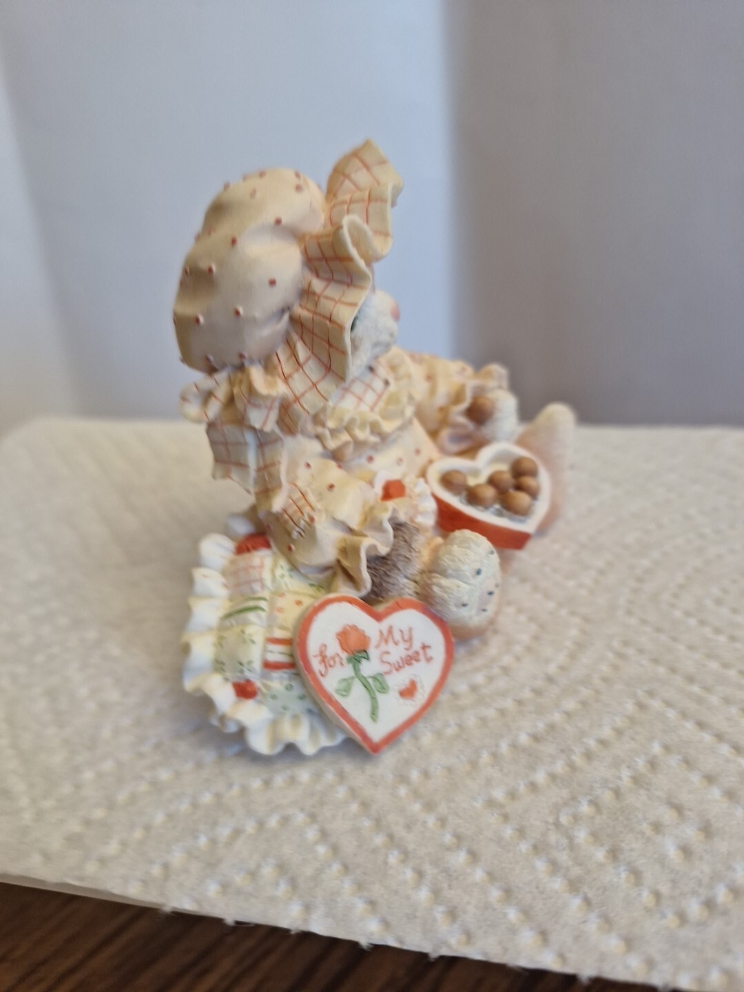 Calico Kittens Figure Holding Chocolate Vintage Sweets For the Sweet 1995 155470
