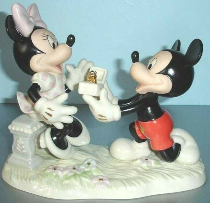 Lenox Disney Minnie’s Dream Proposal Figurine Mickey Mouse Engagement Ring New