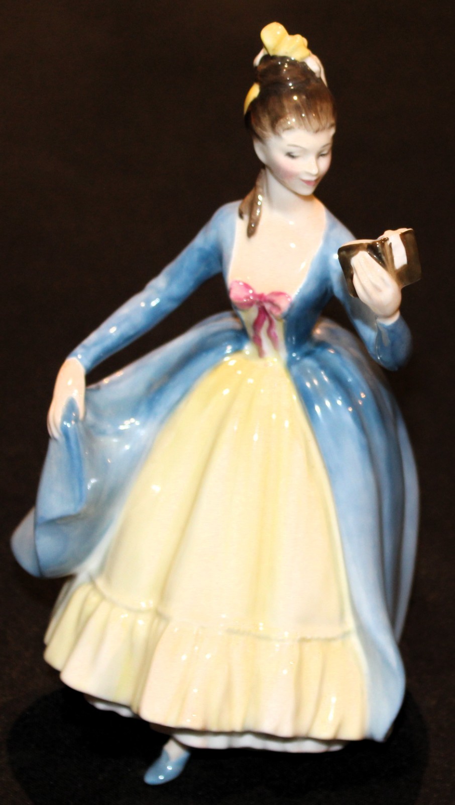 Royal Doulton Leading Lady HN2269 Figurine
