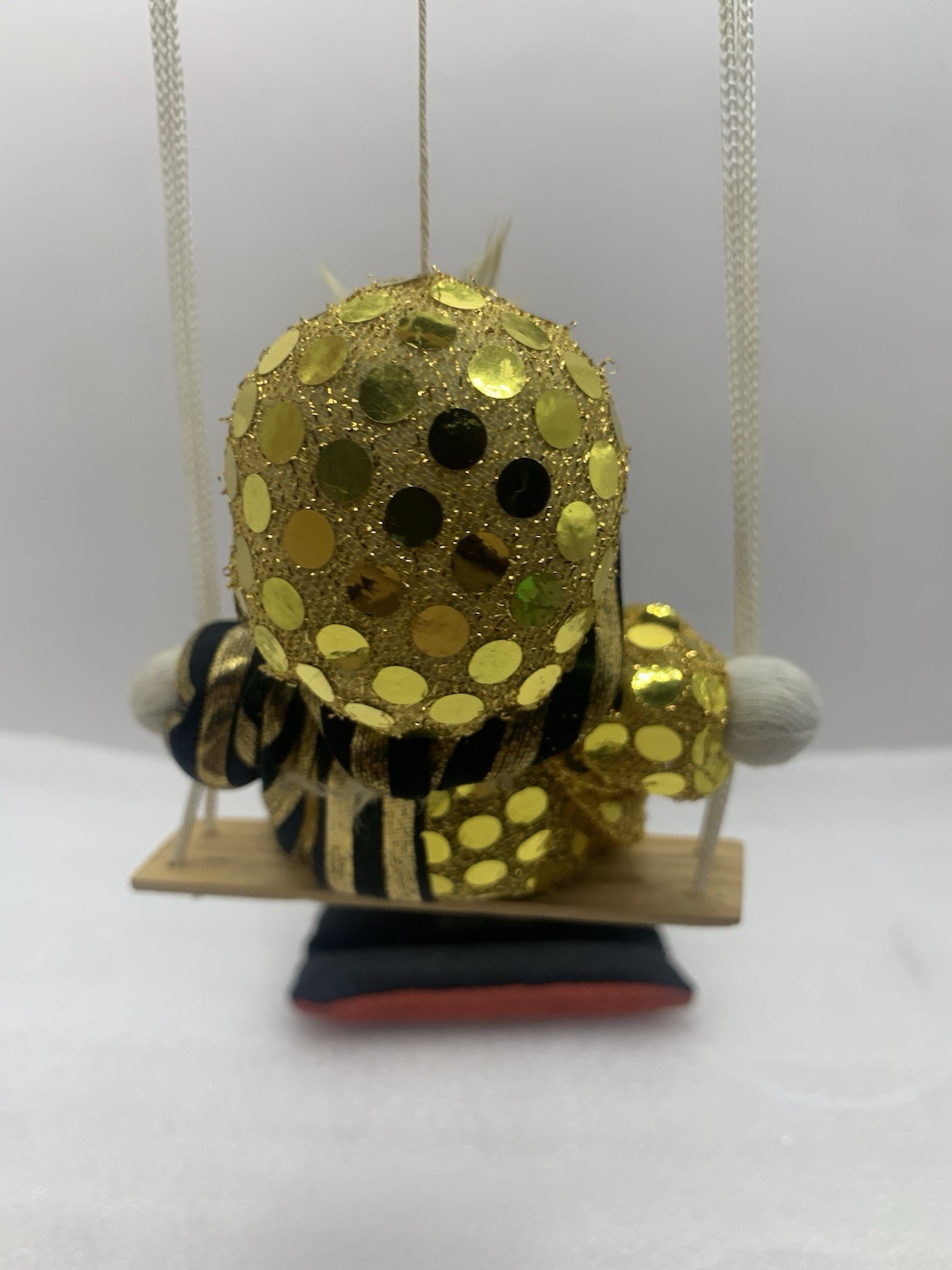 SAND DOLL CLOWN 4″ ON SWING PUPPET STRING PORCELAIN HEAD GOLD BLACK CIRCUS Bi