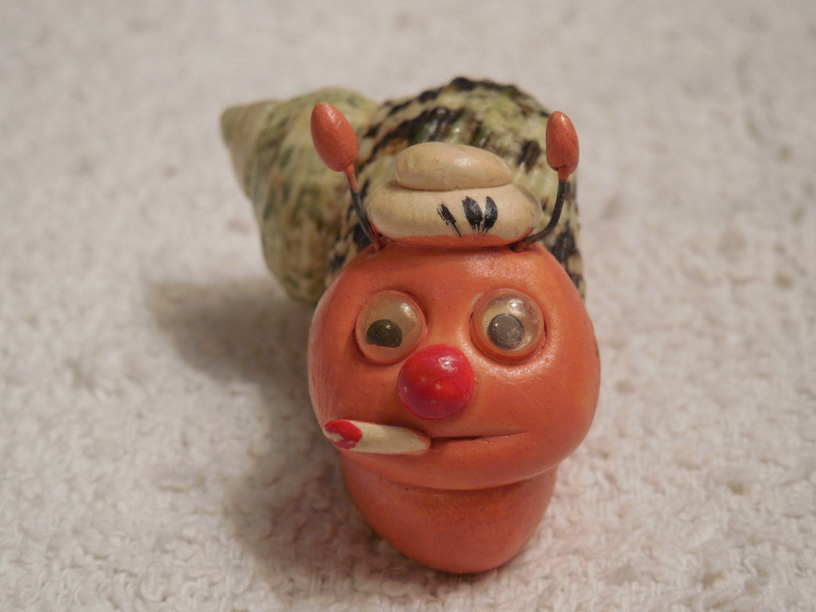 Rare Old Handcrafted Thomas The Snail Shell Figurine ~ 1 1/8″ Tall ~ 2 1/4″ Long