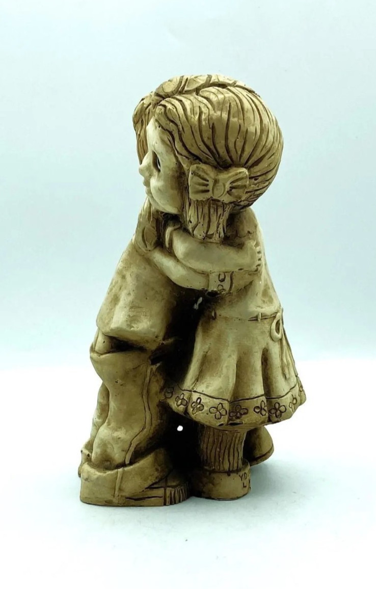 Vintage Bill Vernon Shade Tree Creations Young Love Children Hugging