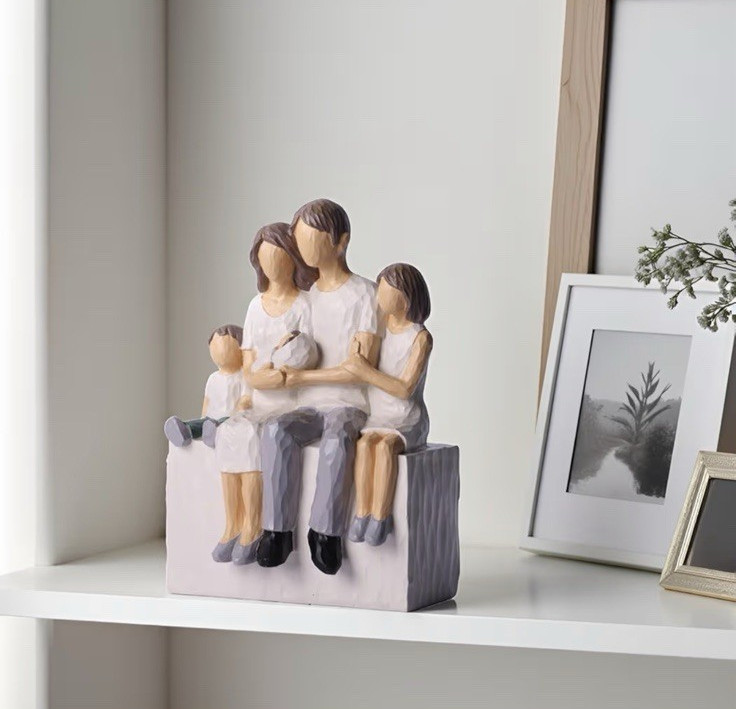 Family Figurine, Mom, Dad Son, Daughter & New Baby. – Family of 5