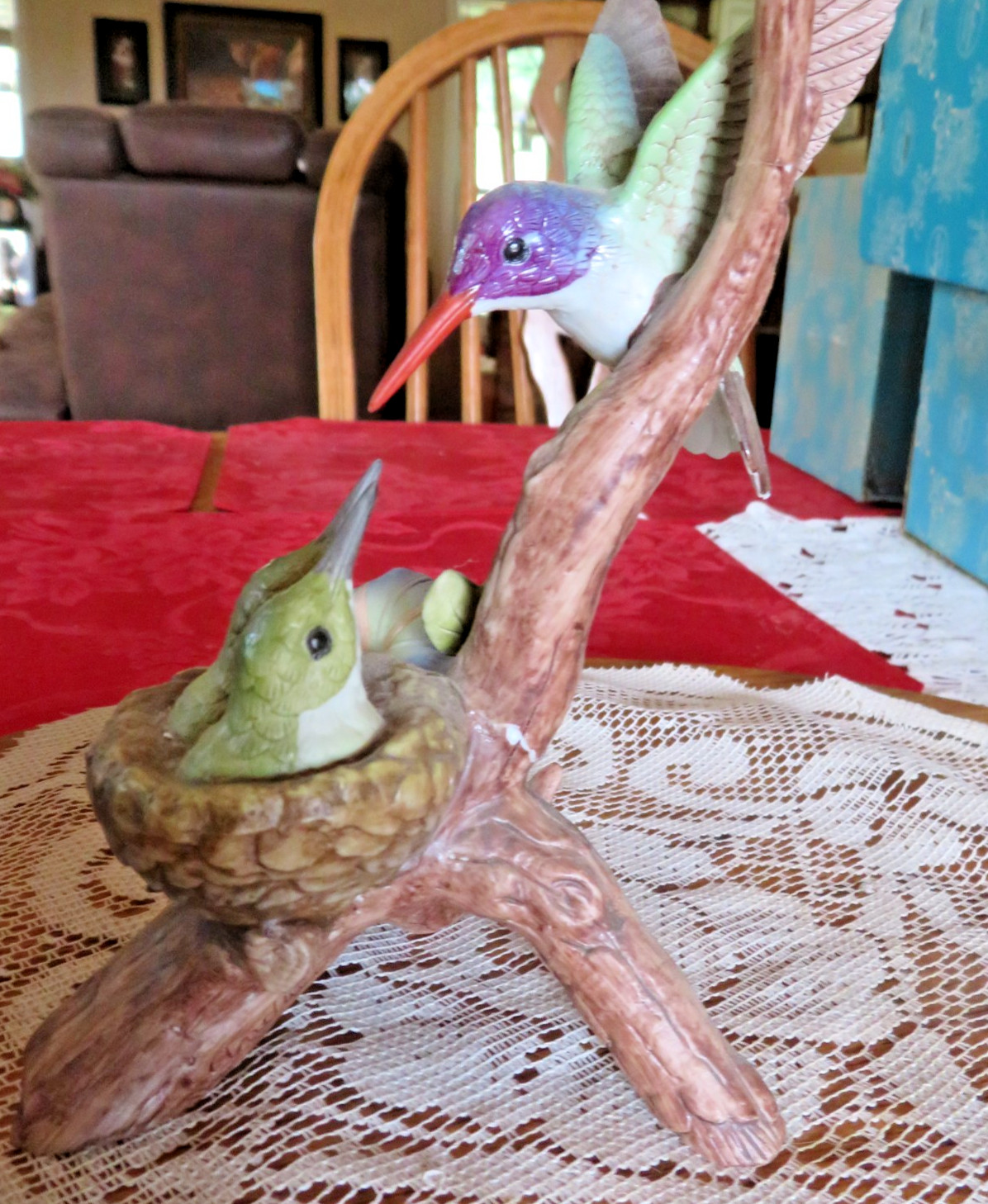 ANDREA BY SADEK VIOLET-CROWNED HUMMINGBIRD w BABIES #9030 WITH BOX (repaired)