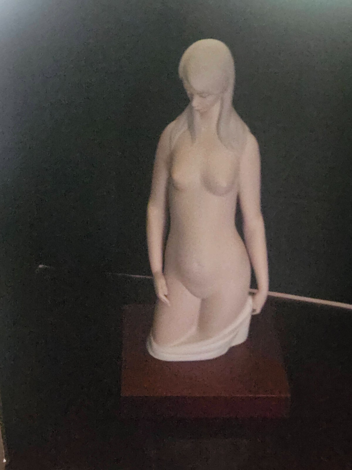LLADRO ELEGANT WOMAN – Museum Quality