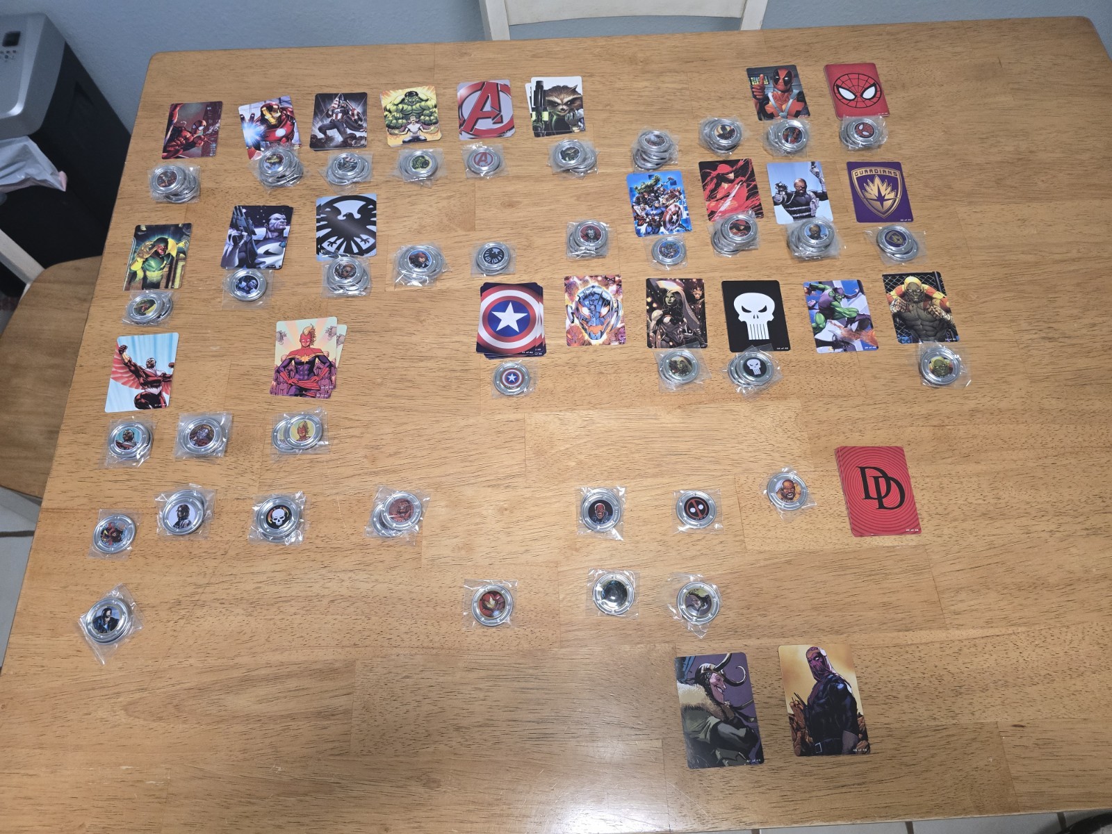 Lot of 99 Marvel Hubsnaps and 50 Cards – Some Rare & Super Rare Please Read