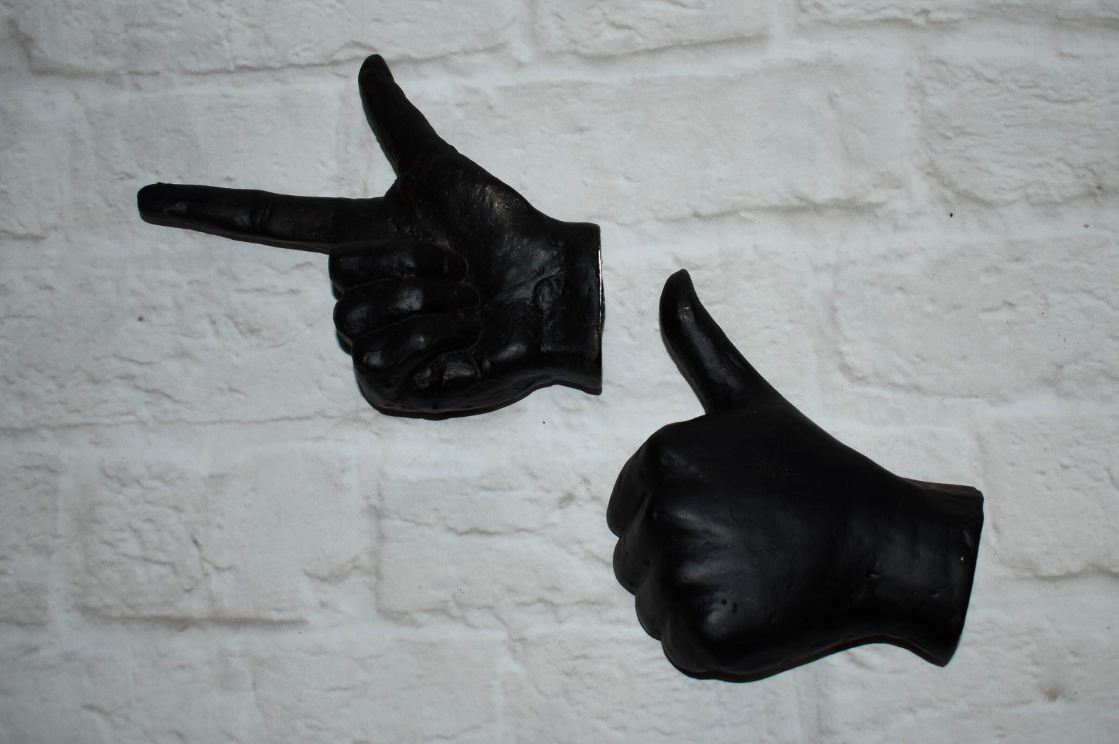 GLOBAL VIEWS Cast Metal Hands Art Wall Hangings Thumb Up & Pointing Finger USED