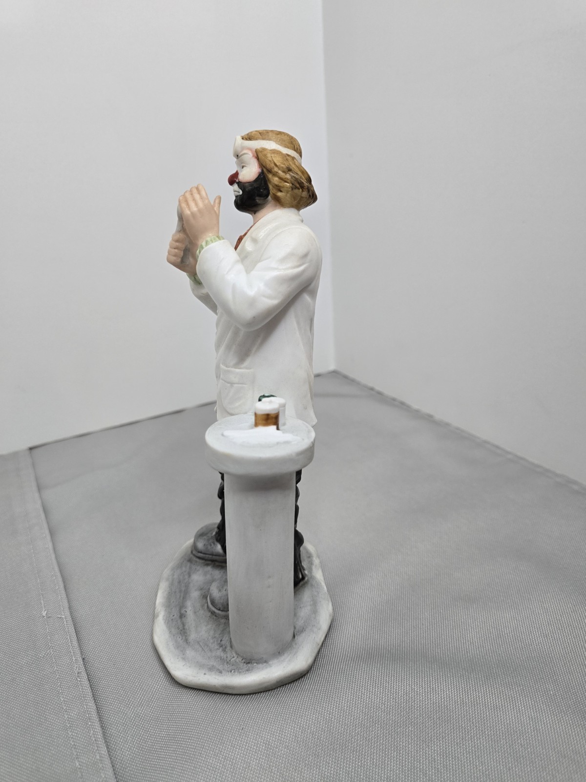 Emmett Kelly Jr. Collection produced by Flambro, depicting a clown as a dentist.
