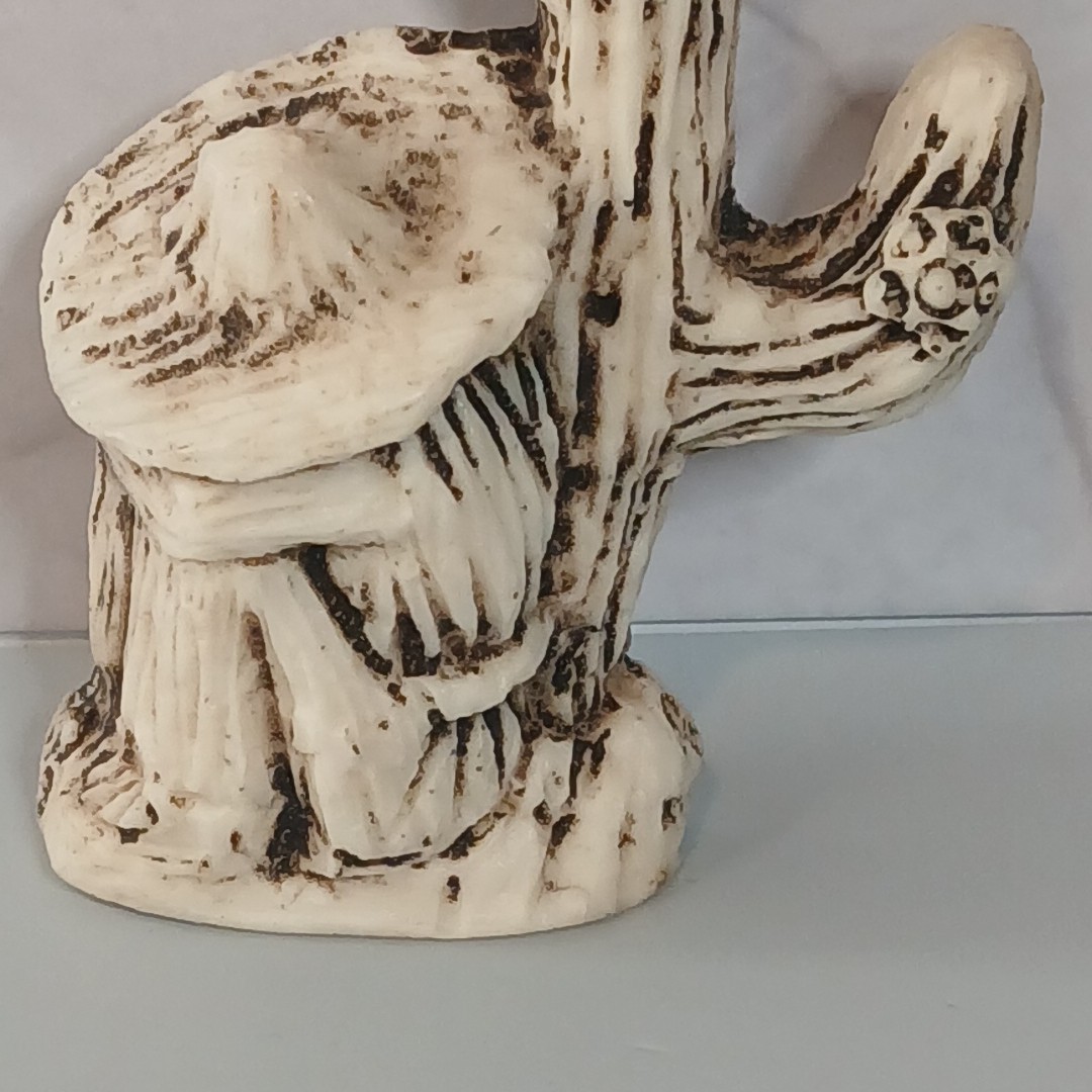 Mexican Siesta Wall Hanging Figurine
