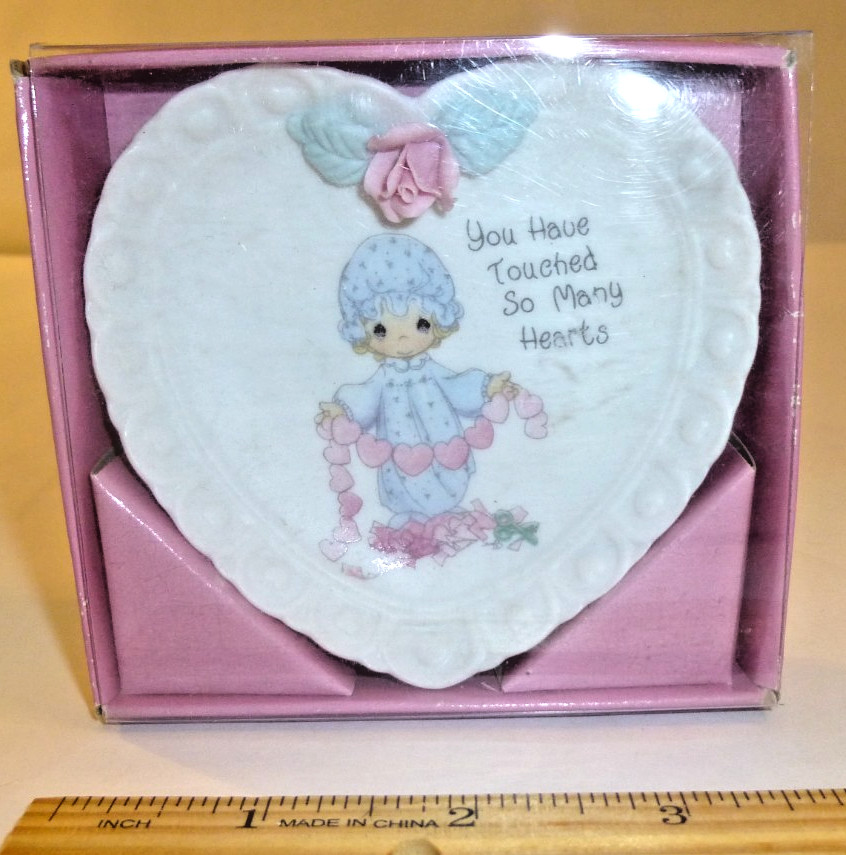 1994 Precious Moments Heart shaped Plaque “You Have Touched So Many Hearts” Box