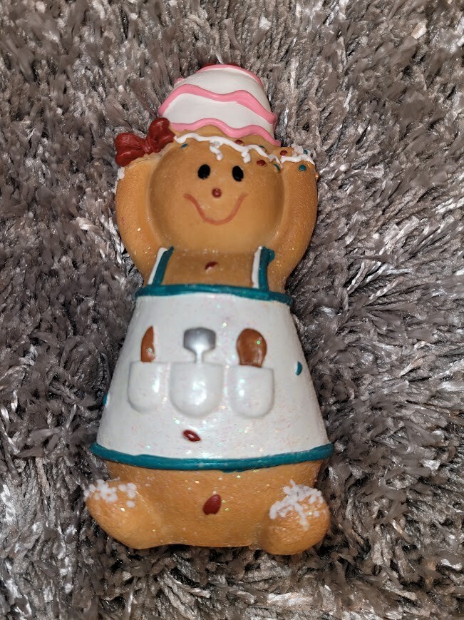 Gingerbread Woman Girl Figurine Table Top Decoration 5 x 3 x 2 (GB 30)