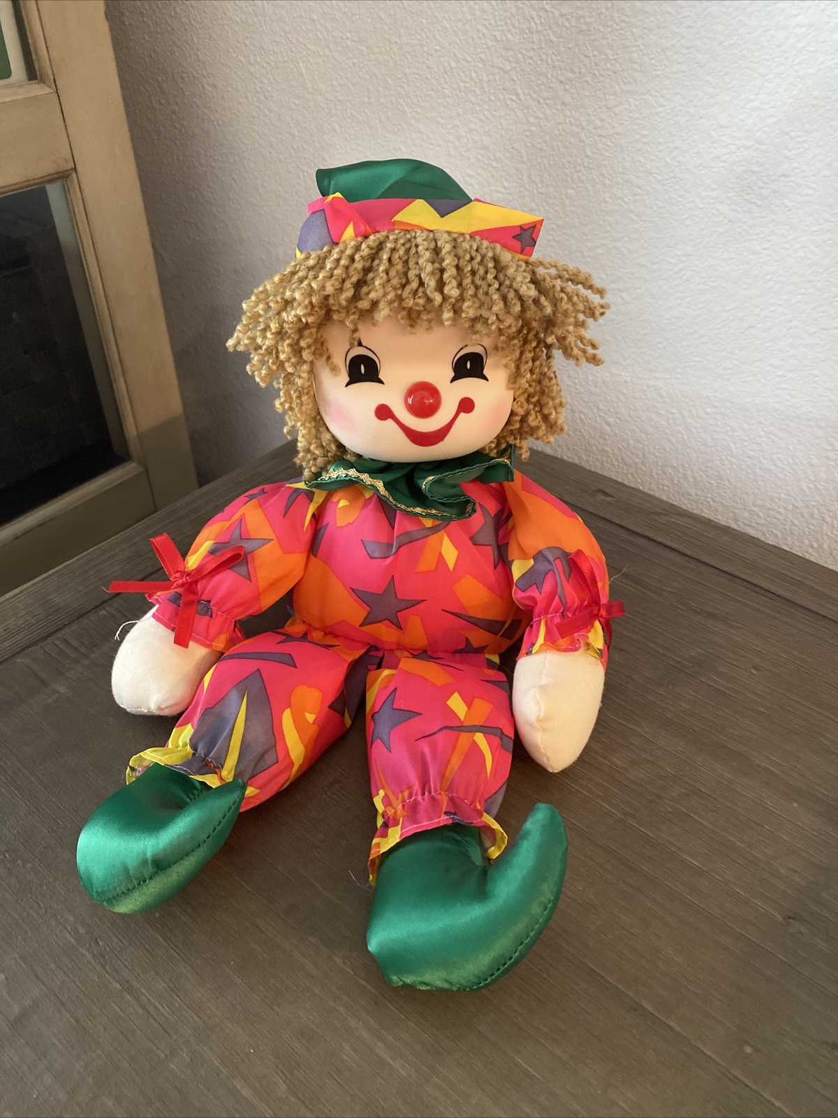 Enesco Vintage Wind Up Musical Clown Plush Doll Head Moves Red Yellow Blue 1985