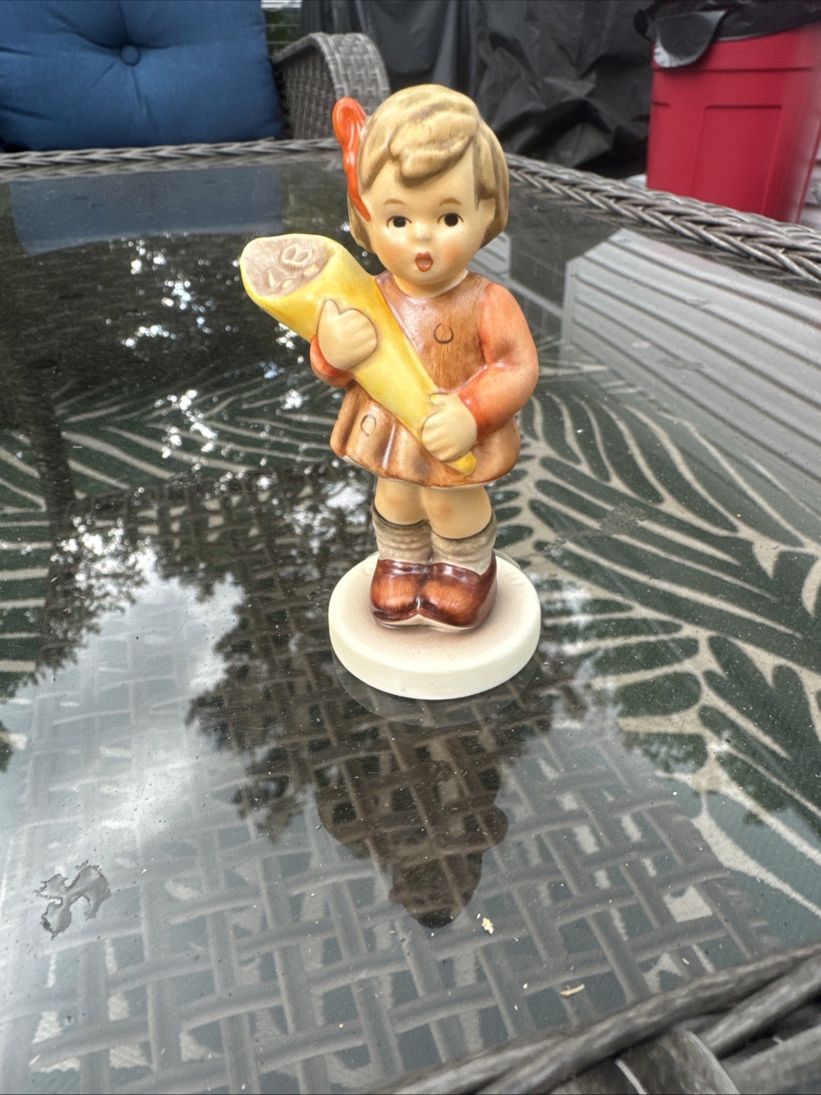 VINTAGE GOEBEL HUMMEL FIGURINE A SWEET OFFERING 549/3/0 no box or paperwork