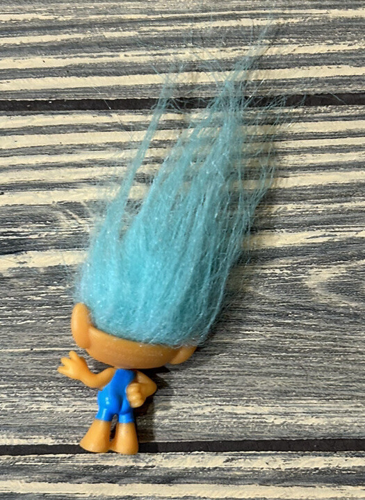 Dreamworks Trolls Hasbro Series 7 Yellow-Orange Skin Blue Hair