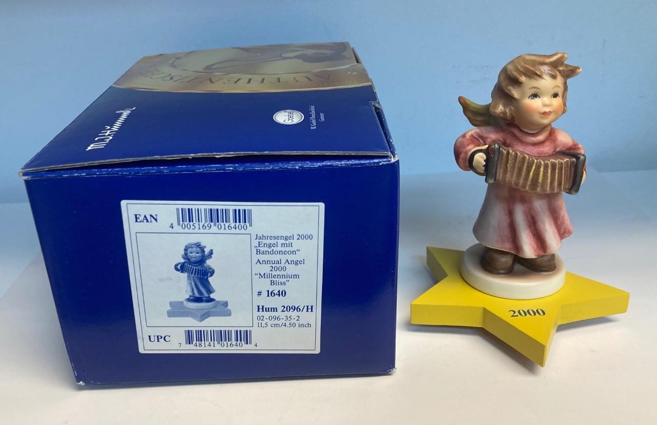 Hummel Millennium Bliss HUM 2096/H TMK8 Angel Symphony w Star Base in Orig Box
