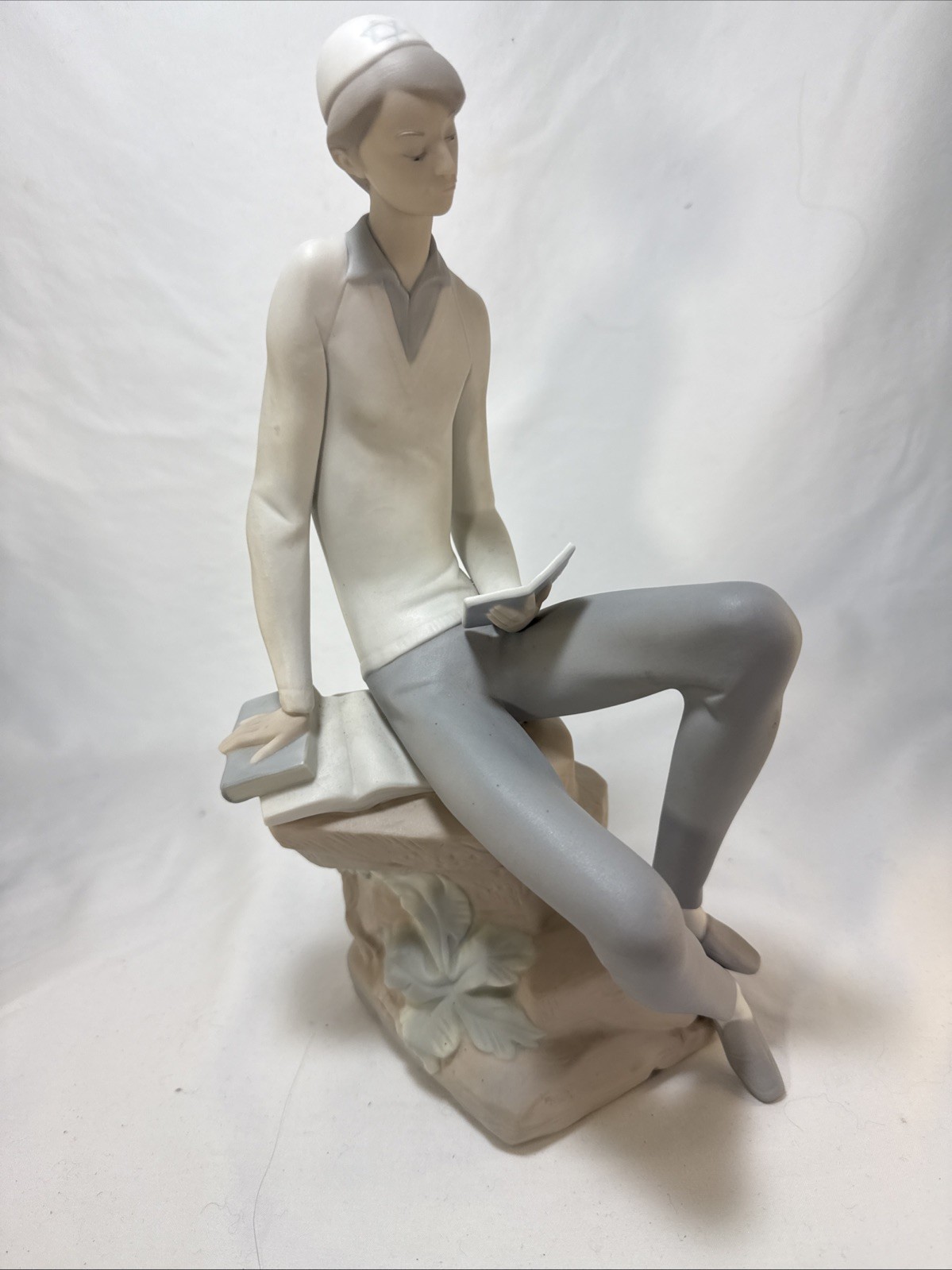 Lladro Hebrew Student Figurine #5 11 Inches Tall Non Glazed Matte