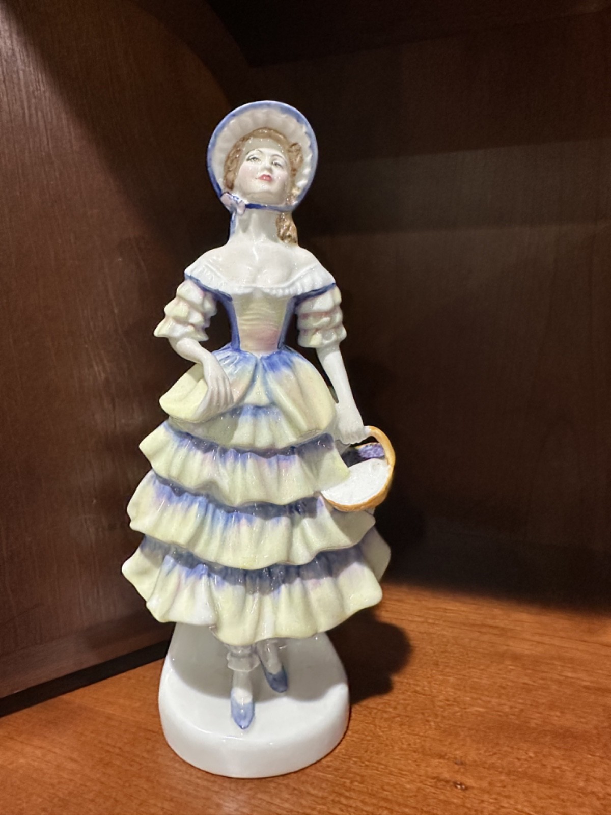 Royal Doulton MEG HN 2743 Figurine in Blue Purple Dress 8.25″ Tall Excellent +