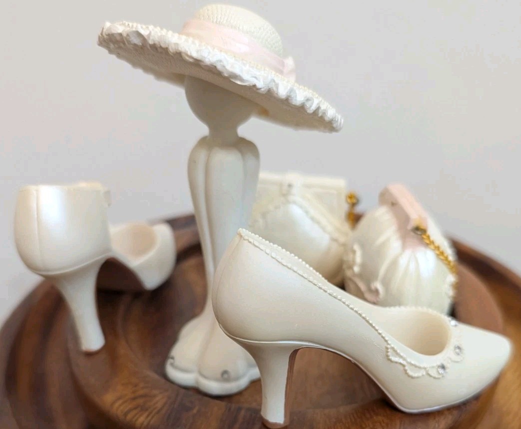 High Heels Hat & Purses Off White/Pink Jeweled Figures Resin Lot