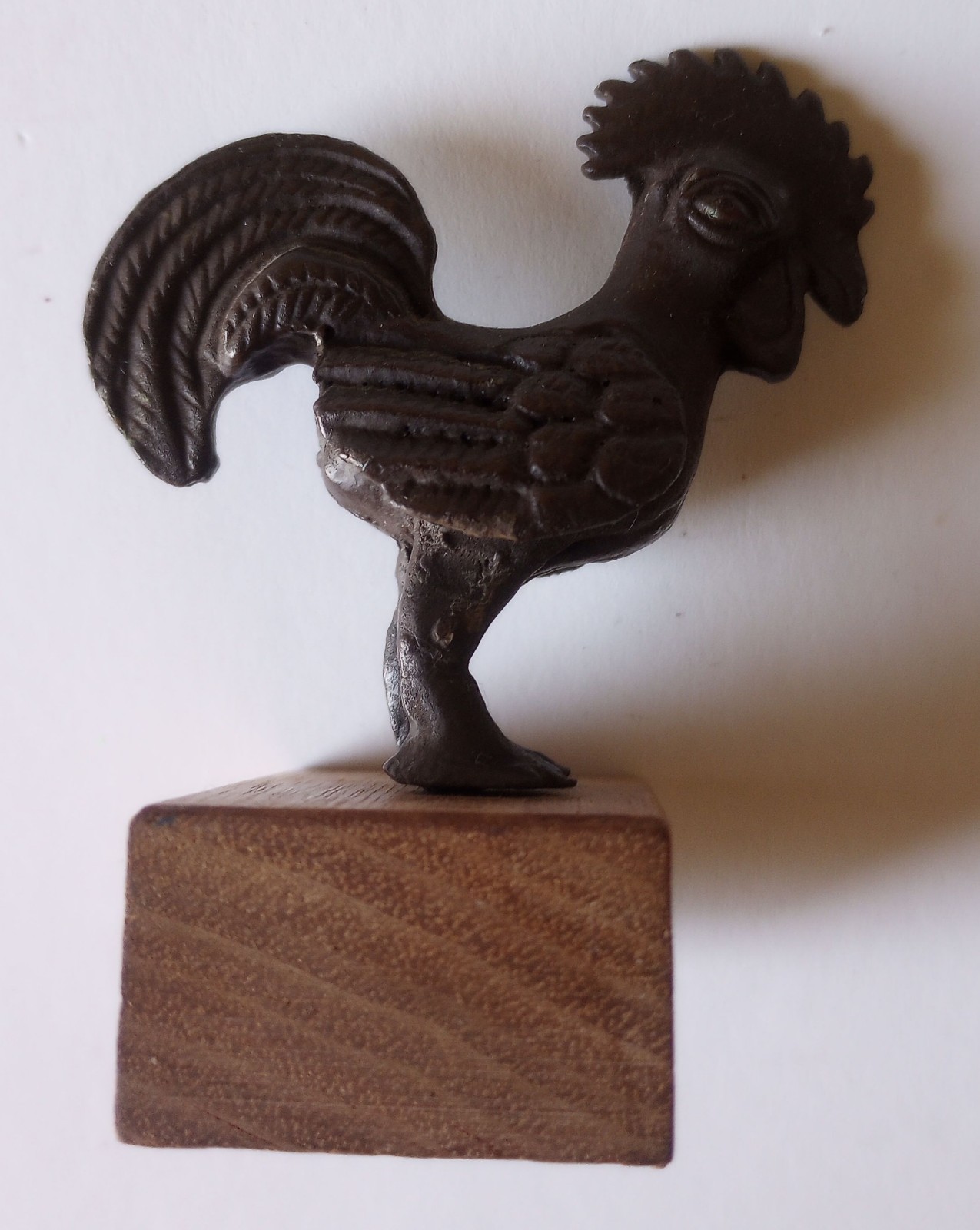 Vintage Alva Museum Replicas NY Rooster on Wood Base