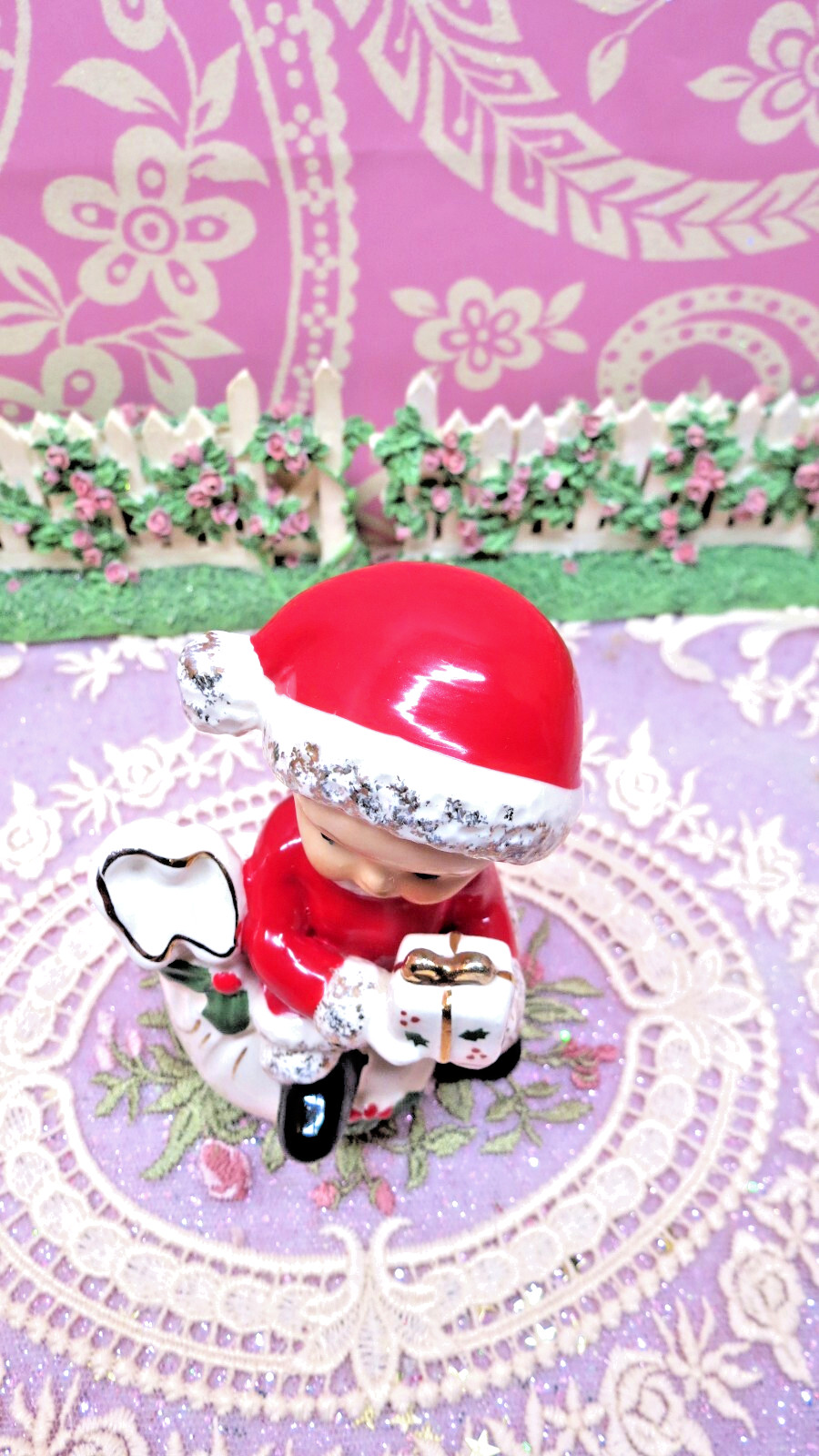 Vtg UCAGCO Christmas SANTA’S Pixie Elf Helper With Gift Holly Berry Toy Sack