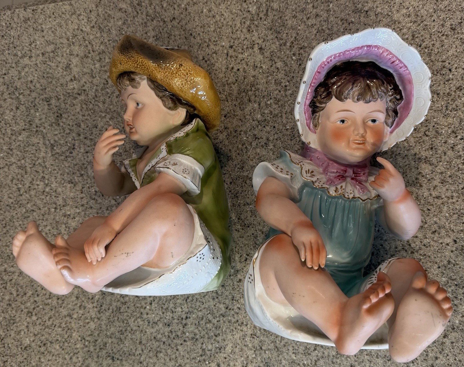 Vtg 50s Piano Babies Baby Pair Boy Girl Bonnet Porcelain Figurines Ardalt Japan