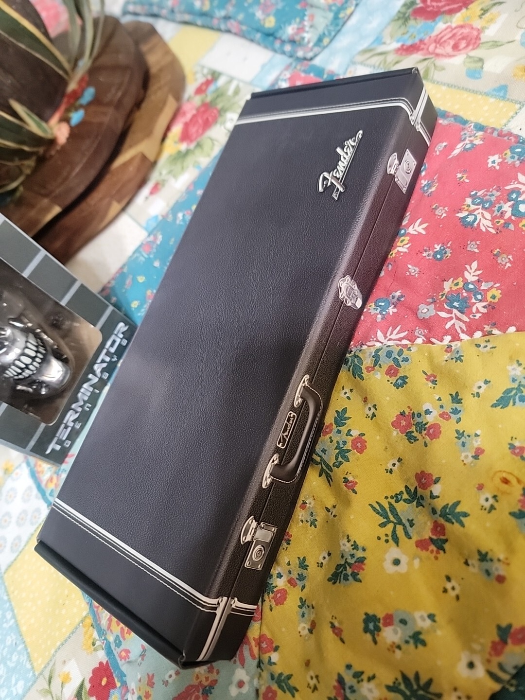 FS-009 Licensed Fender Stratocaster Black Guard