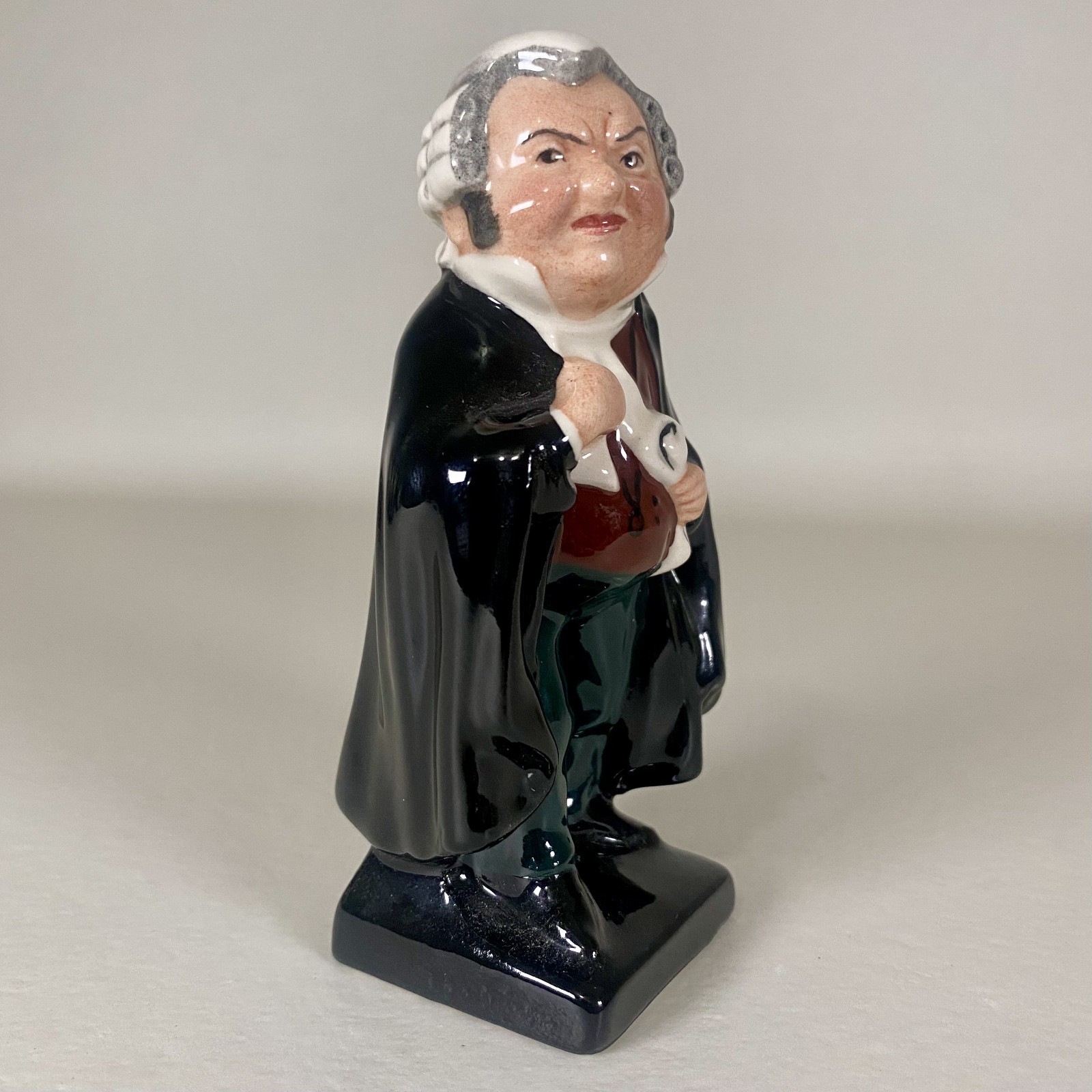 Royal Doulton Buzfuz Dickens Series Figurine England 4.25″ Vintage Porcelain