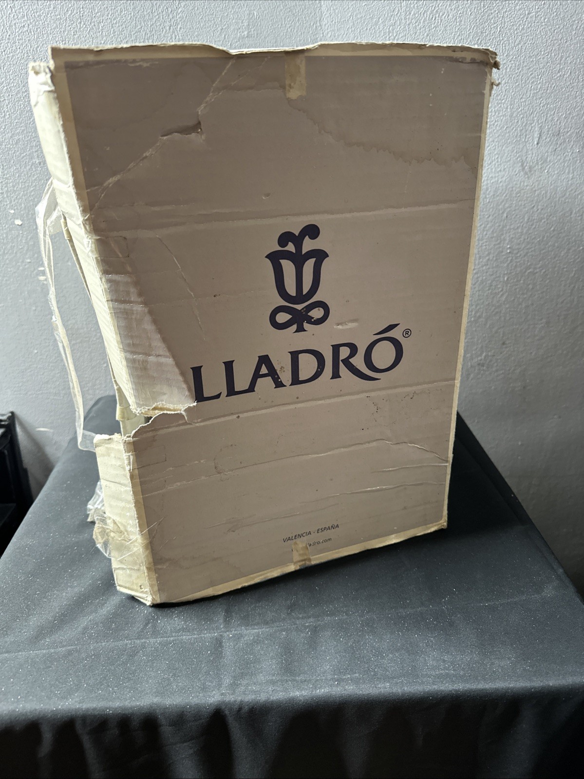 Lladro Figurine, Summer Serenade Bird, (6193) 12.5″ With box