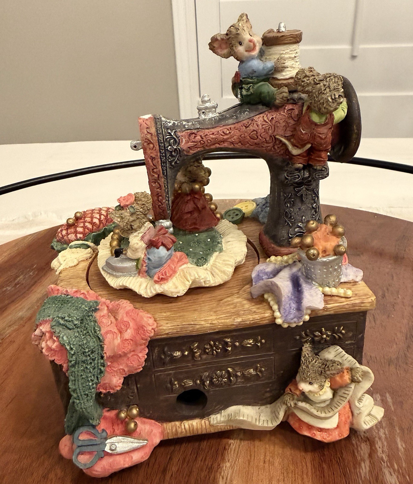 San Francisco Music Box Company Animated Sewing Machine Music Box Collectible