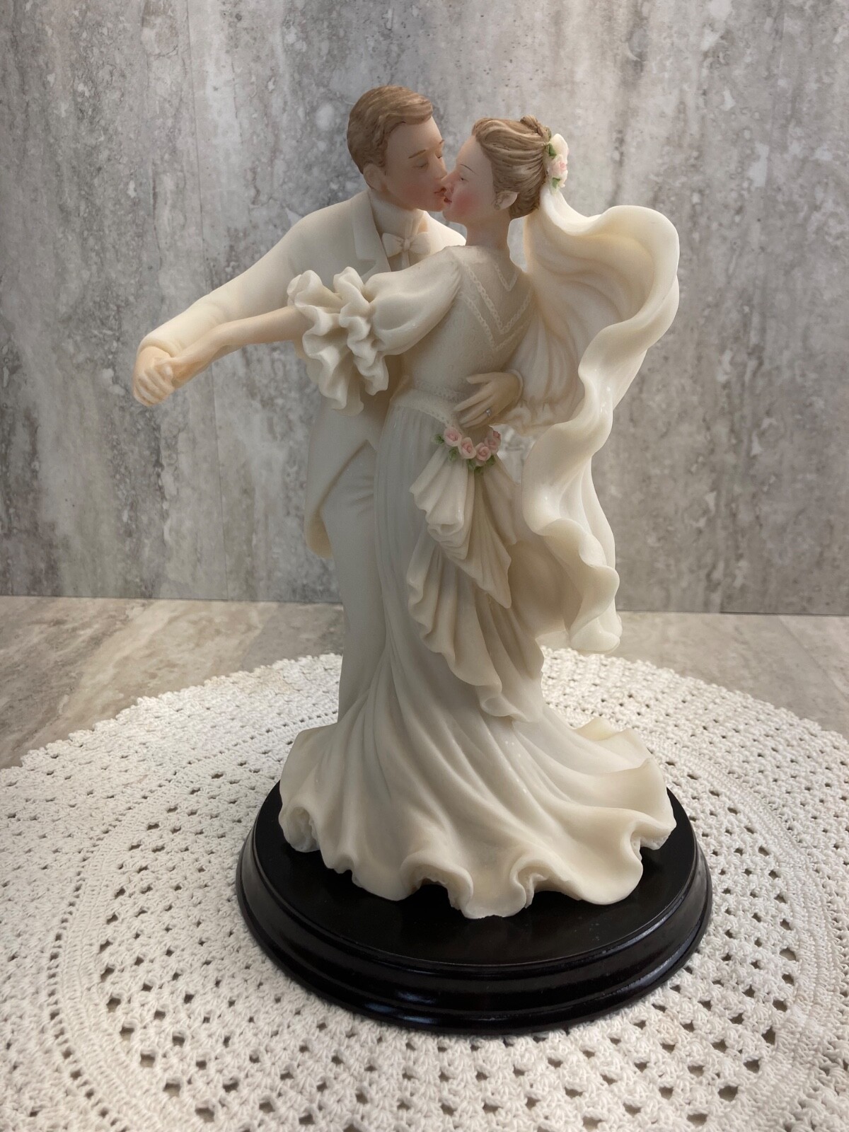 Bride & Groom First Dance Sculpture Figurine 10″ Tall – Resin/Wood Base – VTG