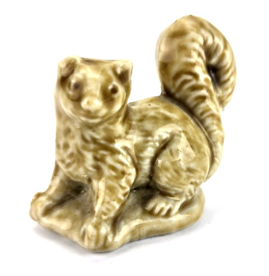 Wade Miniature Whimsies England Porcelain 1974 Squirrel 1.5 in.