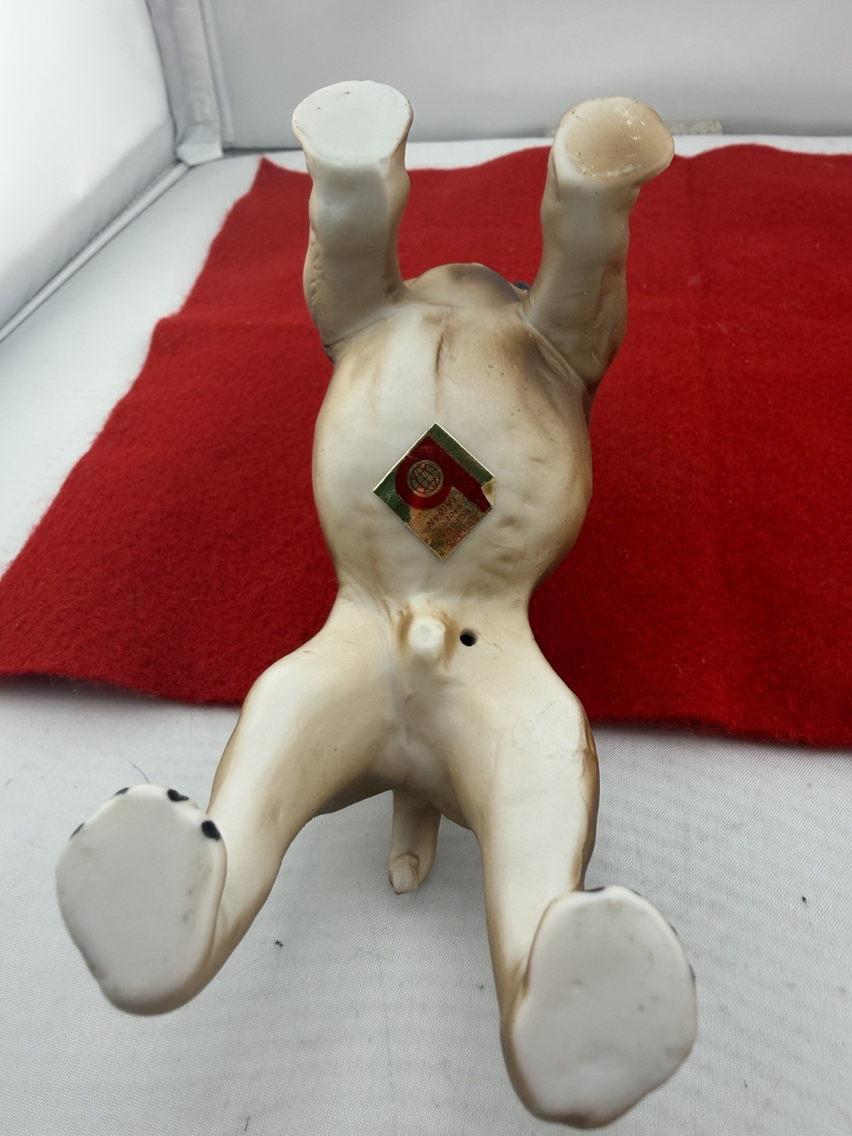 Vintage Porcelain Bulldog Figurine – Brinn’s Pa.Made In Taiwan. 3.5×4.5 Approx.