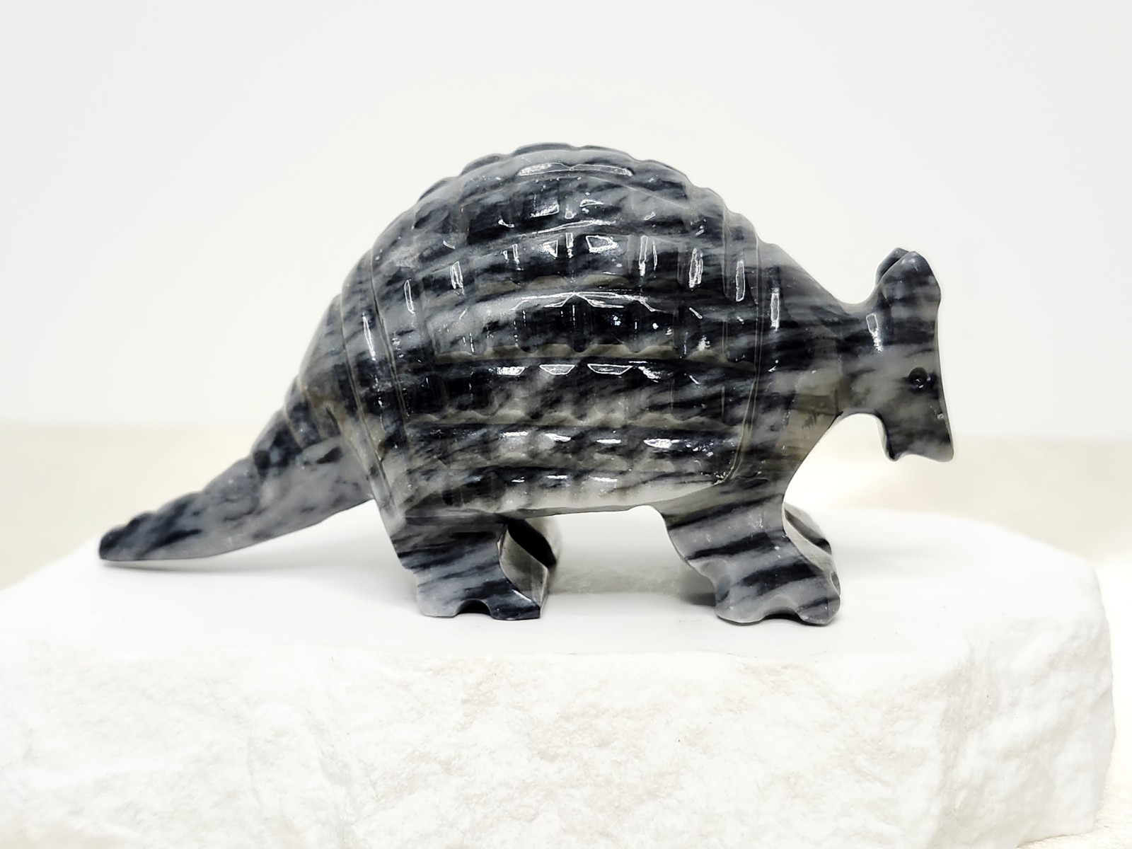 Hand Carved Gray And Black Marble Stone Armadillo Figurine 5″ L – Made In Mexico
