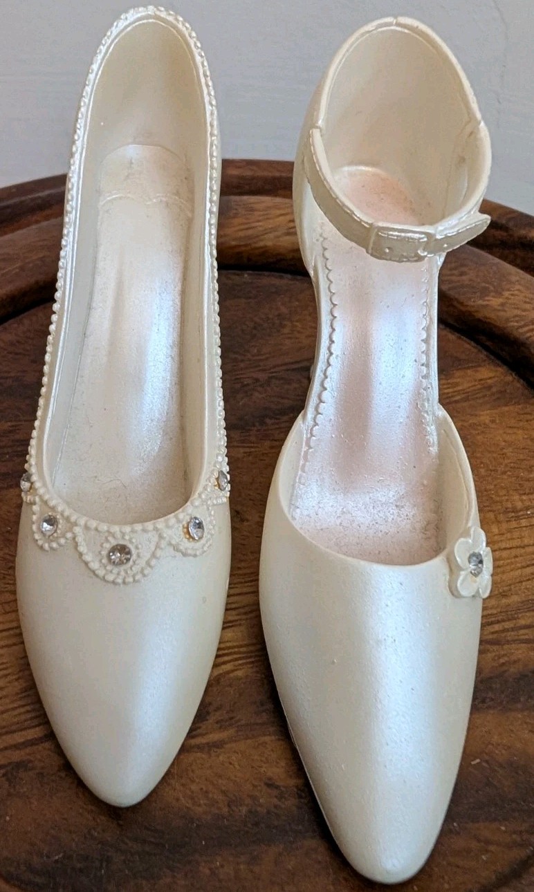 High Heels Hat & Purses Off White/Pink Jeweled Figures Resin Lot
