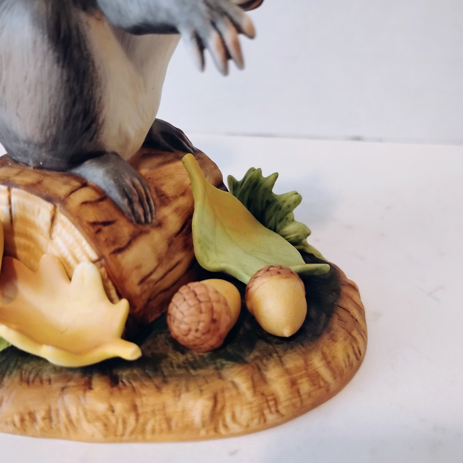 Andrea by Sadek Gray Squirrel #9687 Porcelain 5.5″ Figurine 1997 Vintage