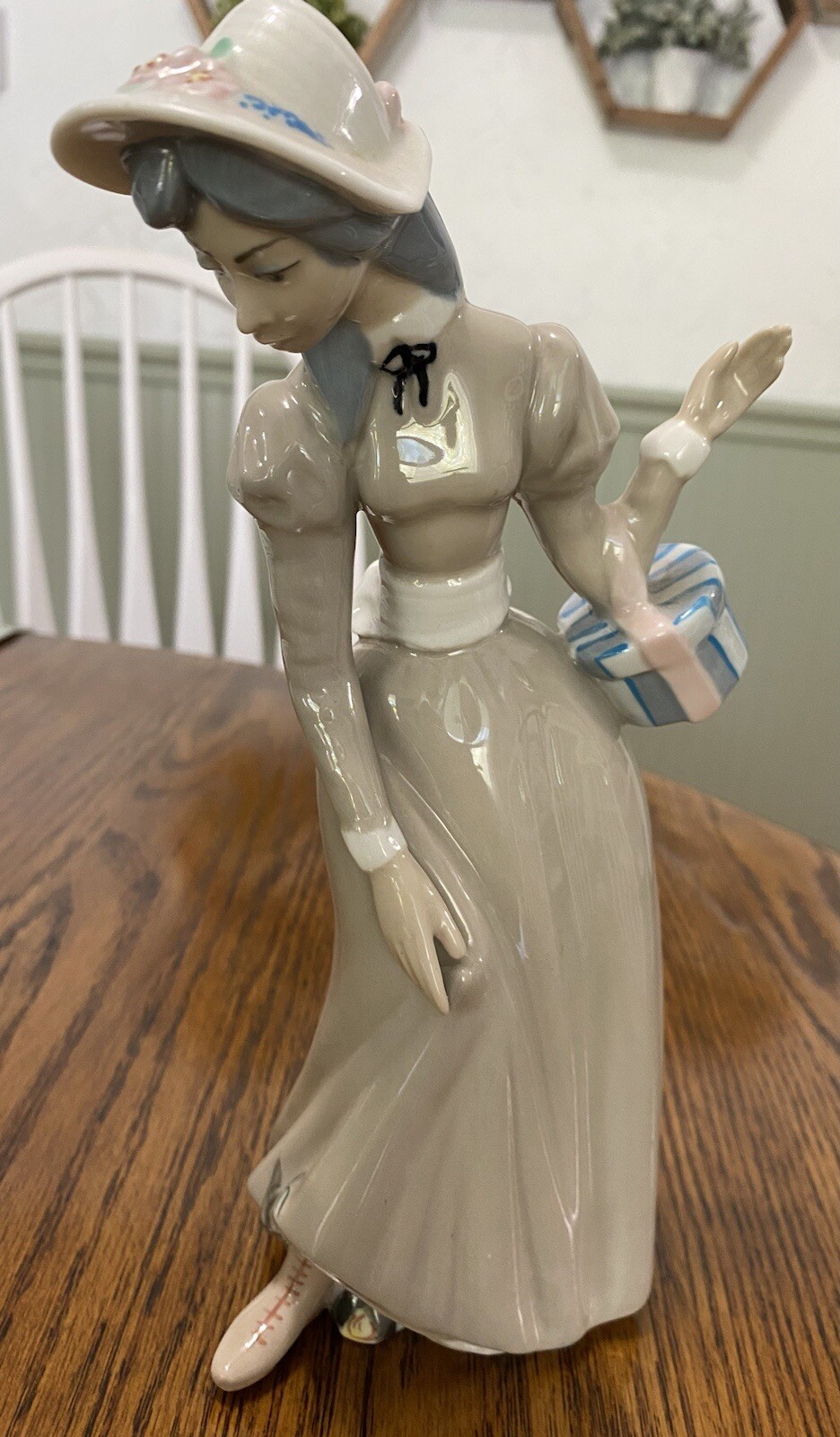 “CASCADES” Porcelanas LADY FIGURINE Made In Spain. 10 1/2”H. Blue & White Tan