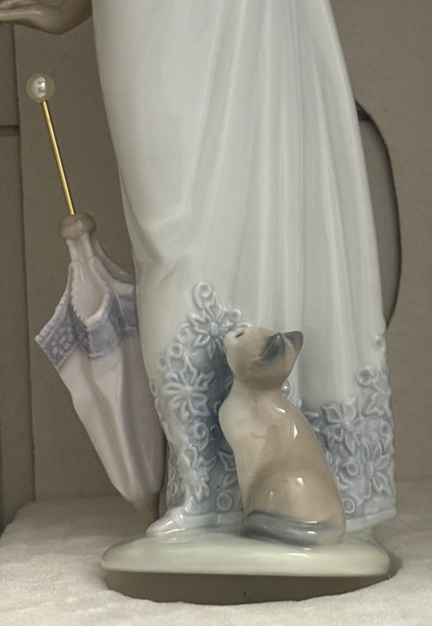 Lladro 7611 Summer Stroll Girl Reading MINT w BOX Retired Collectors Society