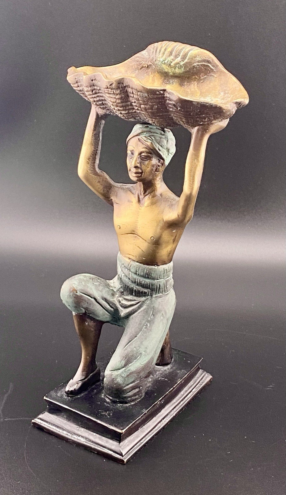 VTG Cold Painted Bronze Blackamoor Servant Figurine Holding Aloft Clamshell Dish