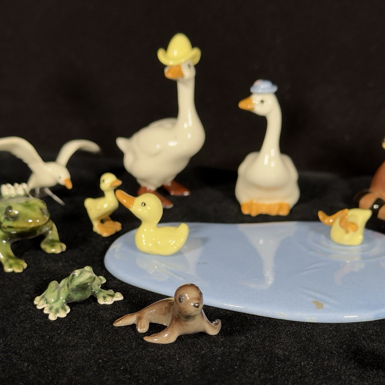 Lot Of 28 Vintage Hagen-Renaker Miniature Figurines Mixed Animals Pond Scene HR