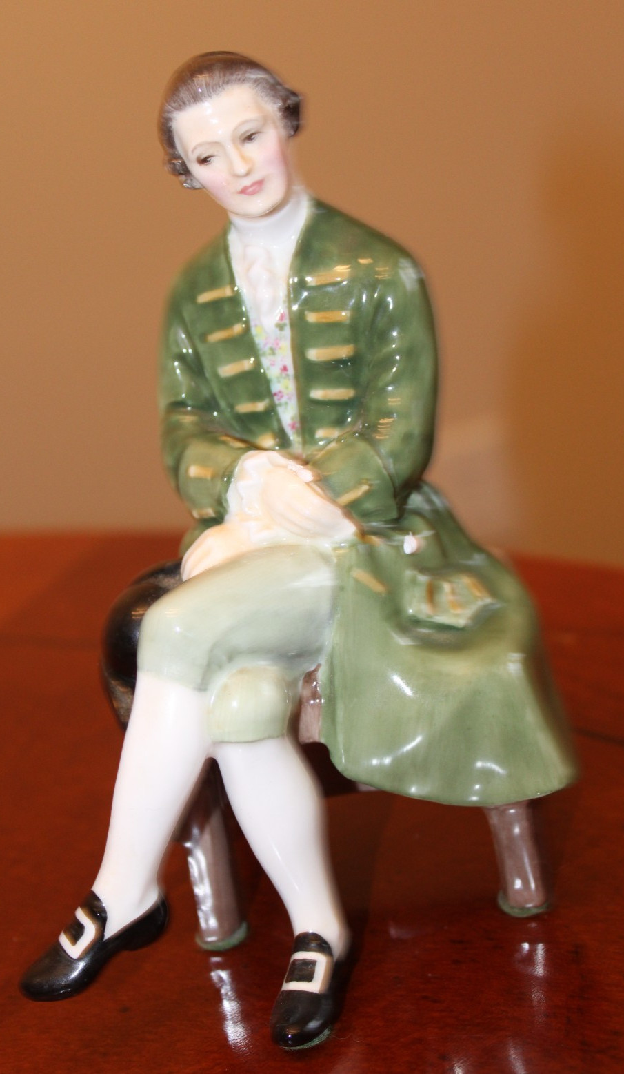ROYAL DOULTON A GENTLEMAN FROM WILLIAMSBURG #HN2227 1959