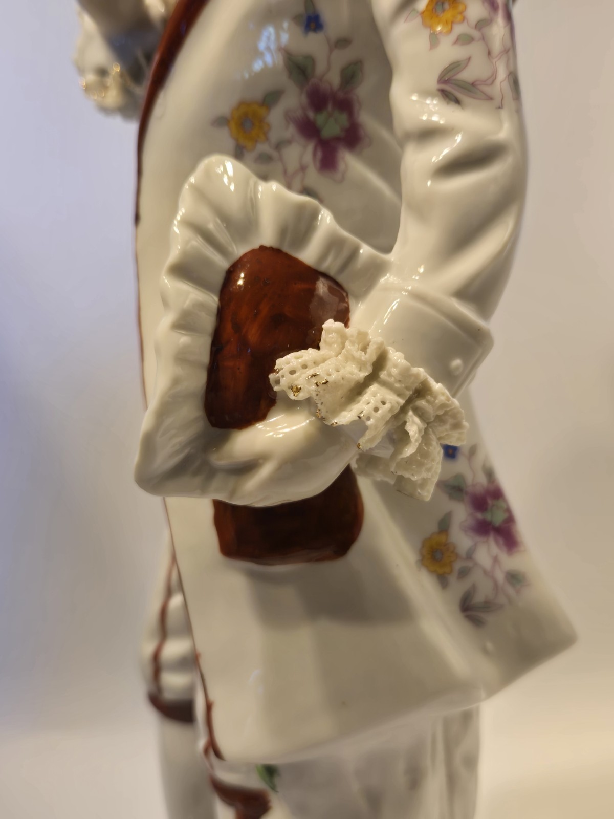 Vintage Colonial Man Hand Painted 14 1/2″Tall Porcelain Japan