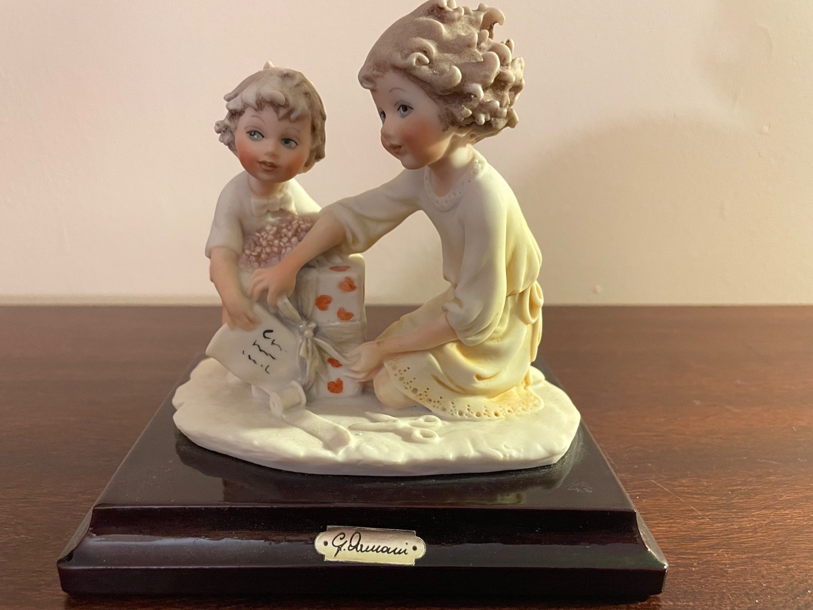 G ARMANI CAPODIMONTE MOTHER’S DAY EVE FIGURINE #1154 1986 PORCELAIN SCULPTURE