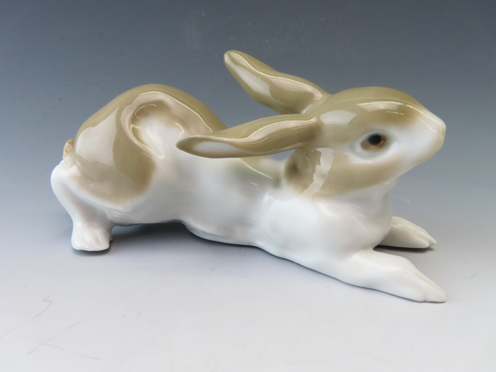 Lladro Long Rabbit by Fulgencio Garcia 1958-1960 5 3/4″ long impressed mark