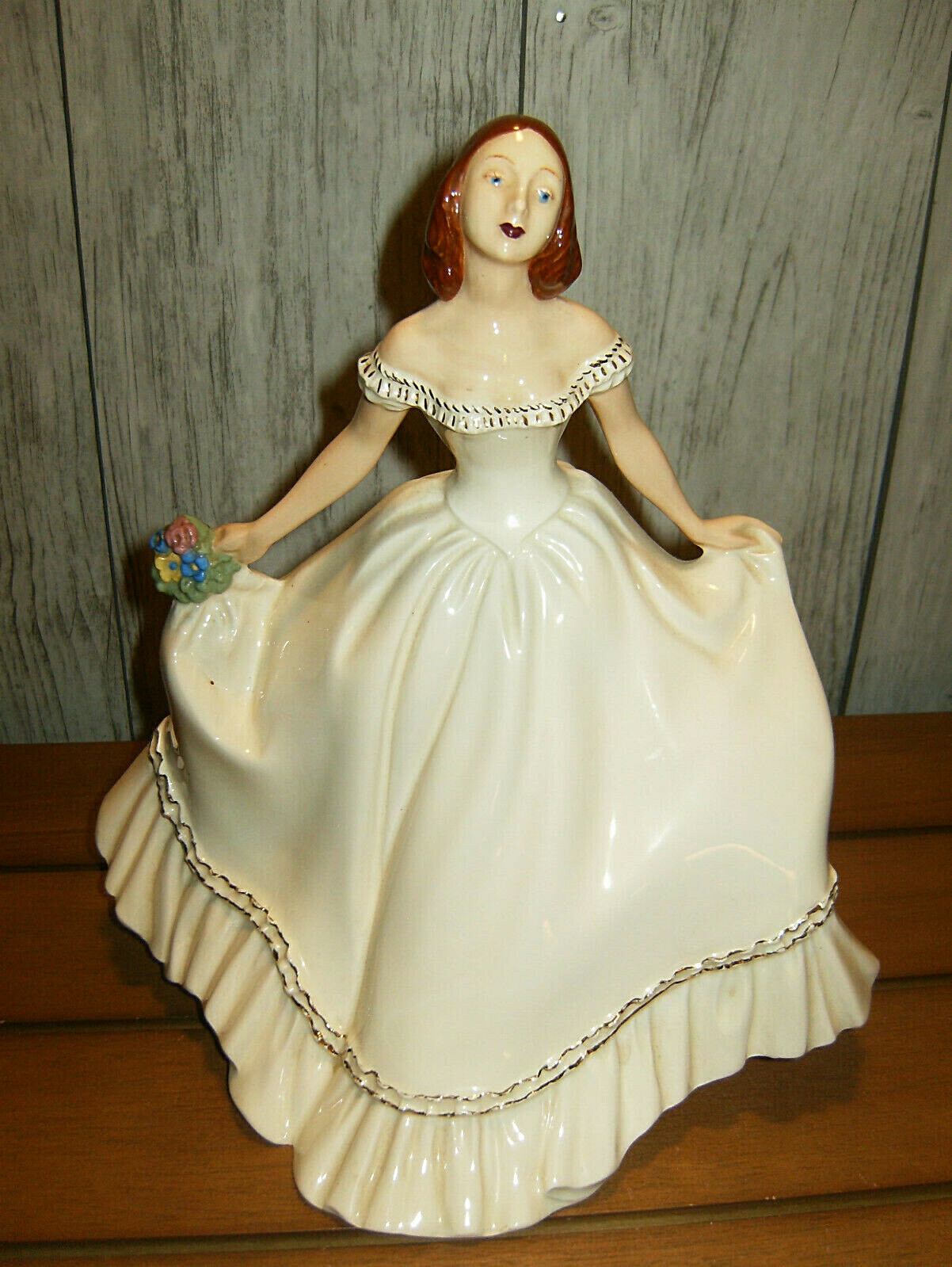 Vintage 1950’s Florence Cox Ceramic Studio Figurine Charming Lady-artist signed