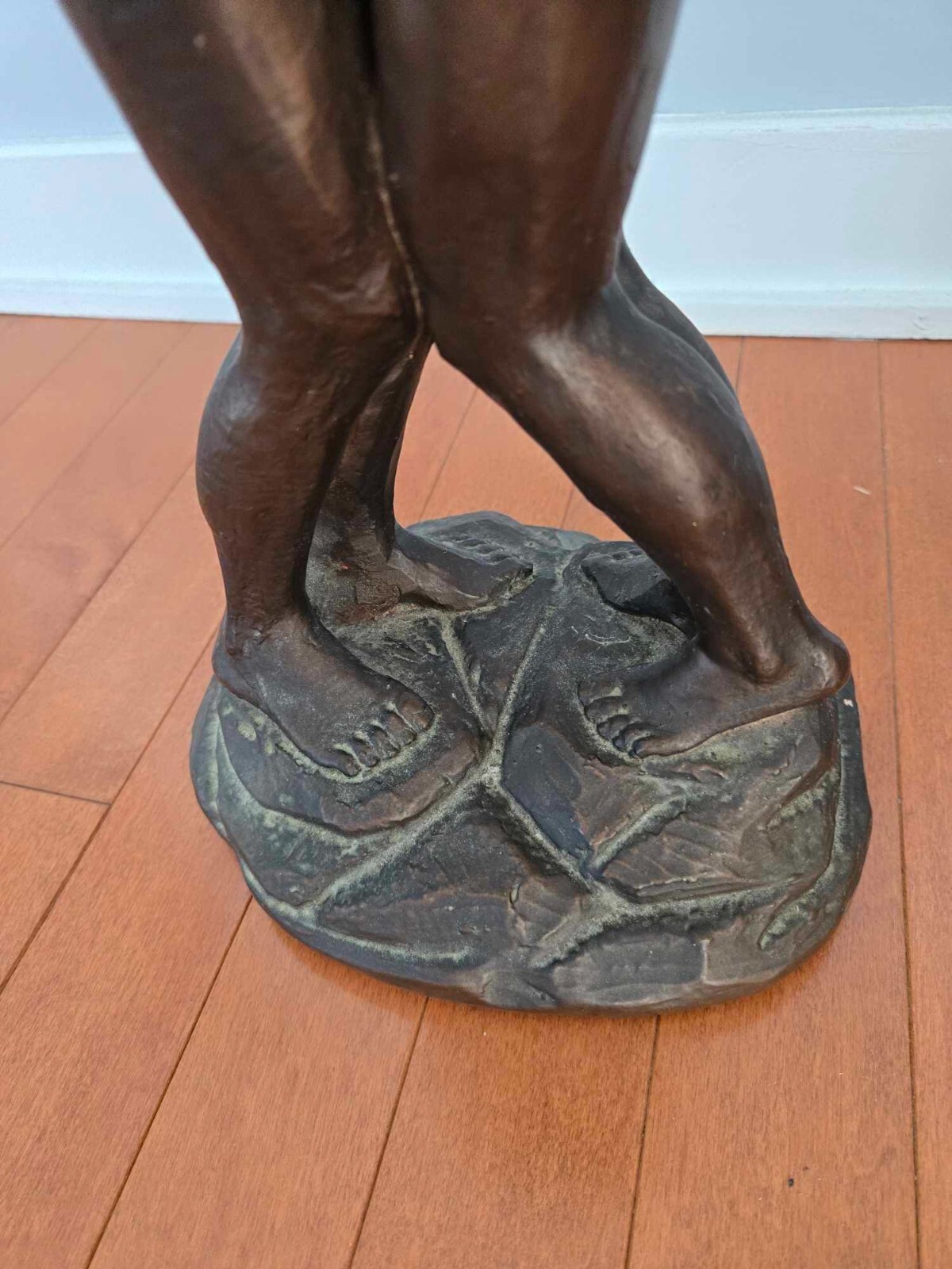 Vintage Nude Embracing Couple Resin Statue – Perfect Gift for Young Lovers