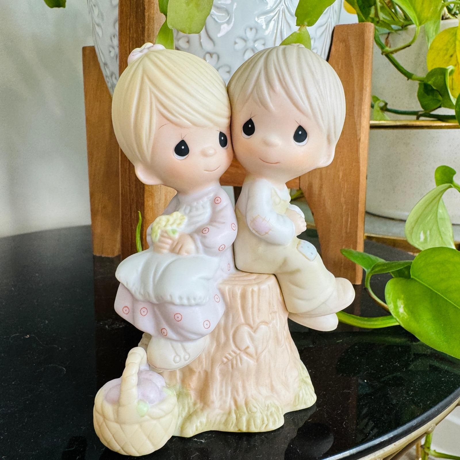 Precious Moments 1978 Love One Another Figurine E-1376 Jonathan & David Enesco