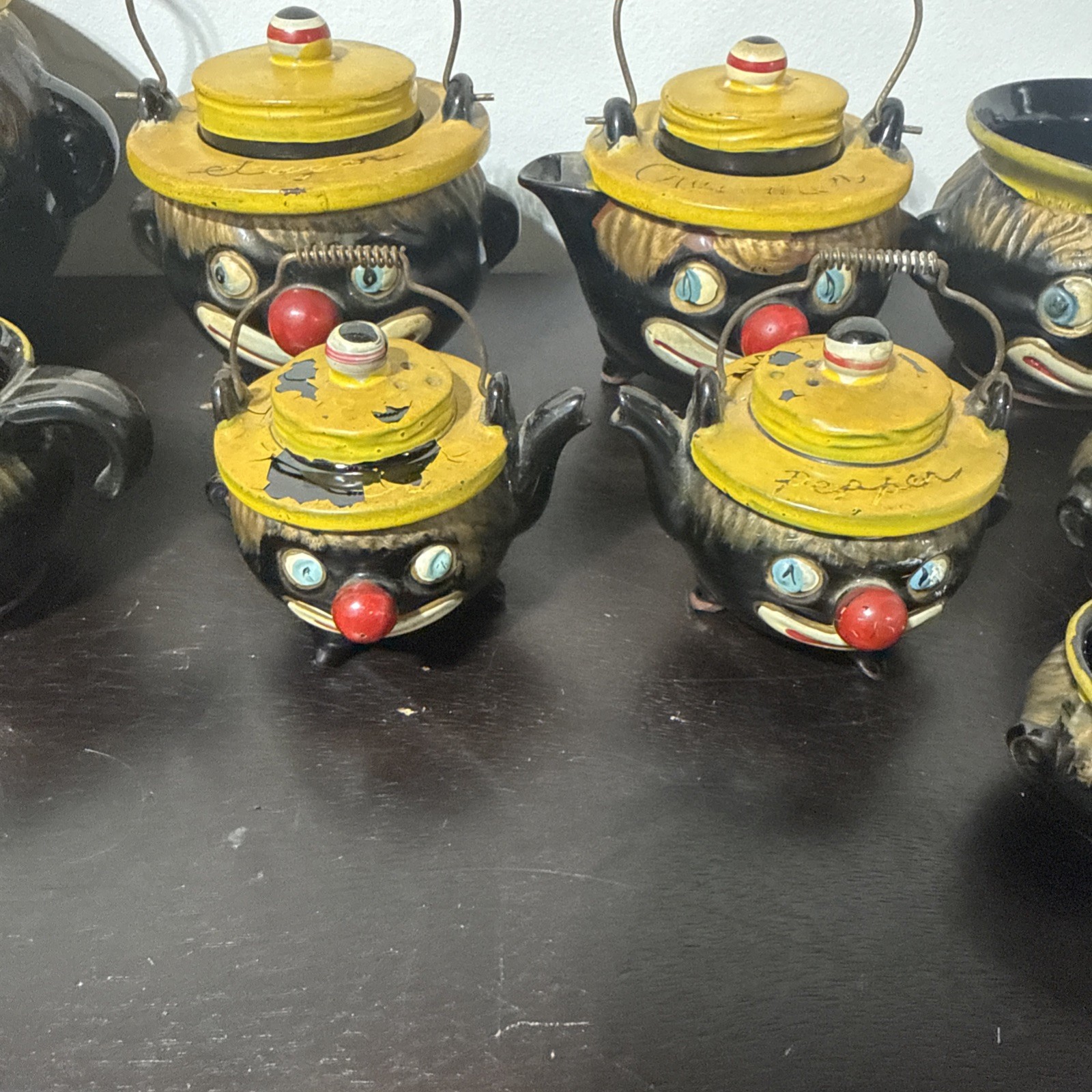 1950’s 9pc Thames Red Ware Hand Painted Clown Face Good Condition