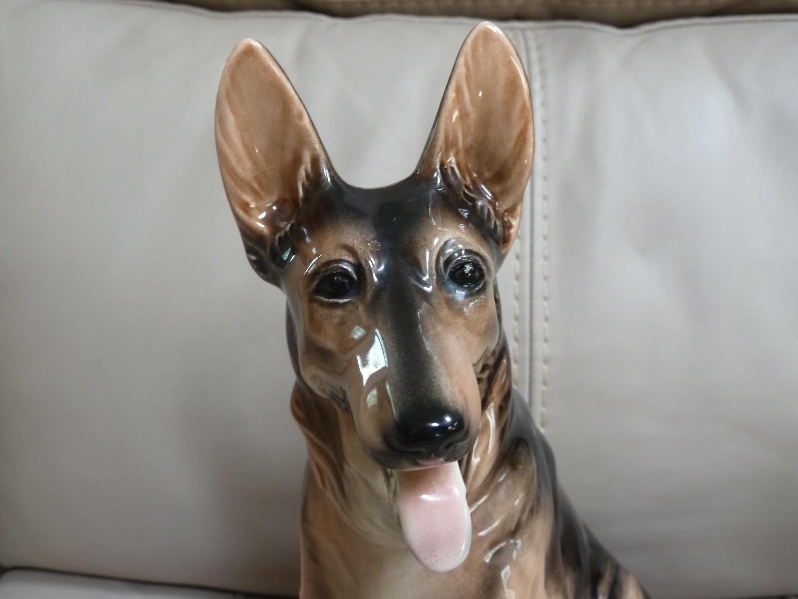 GOEBEL GERMAN SHEPARD Dog Figurine 11″ Tall Shiny Glaze Sitting