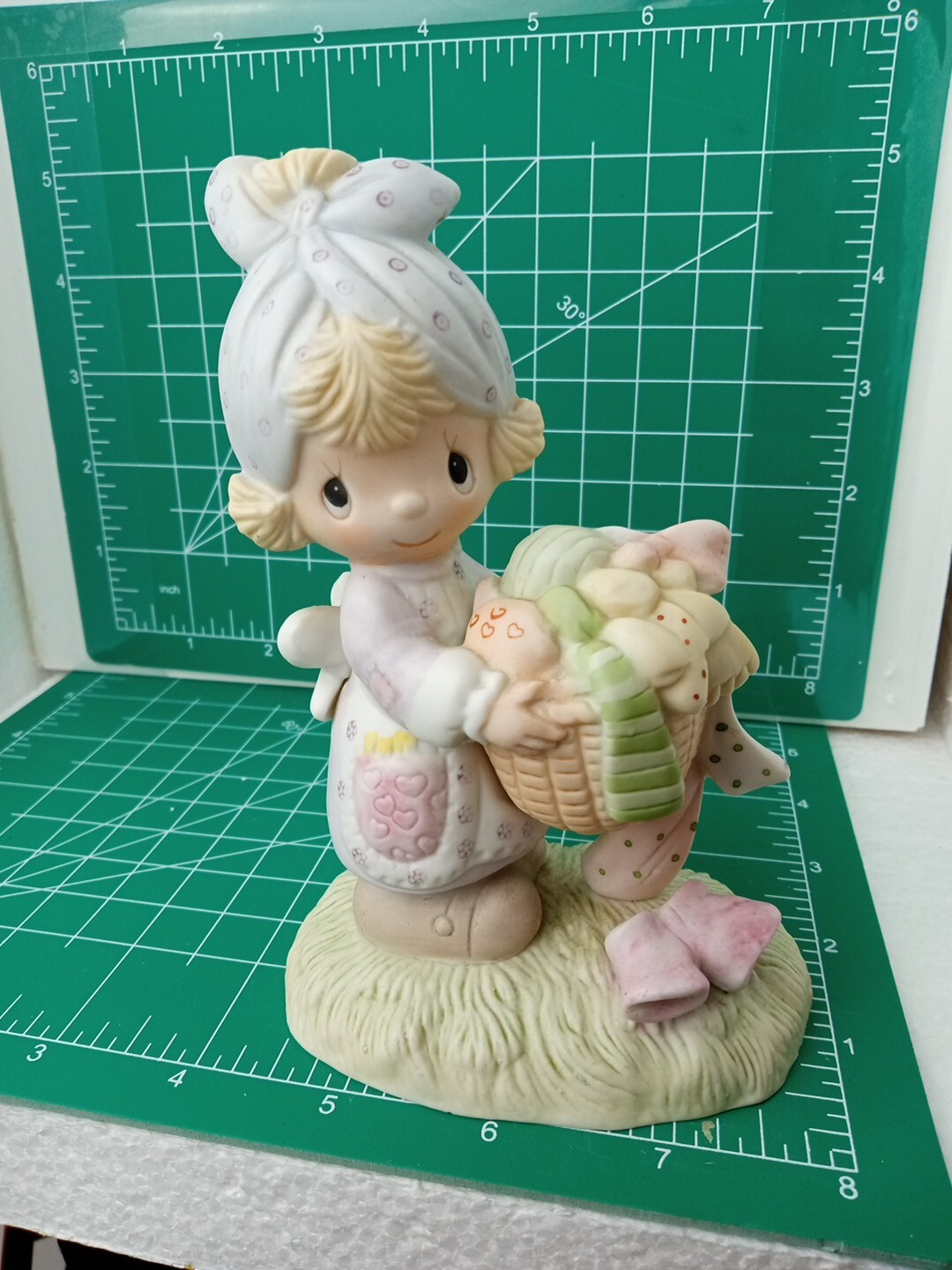 Precious Moments 1979 “BE NOT WEARY and WELL DOING” ,no mark…J&D