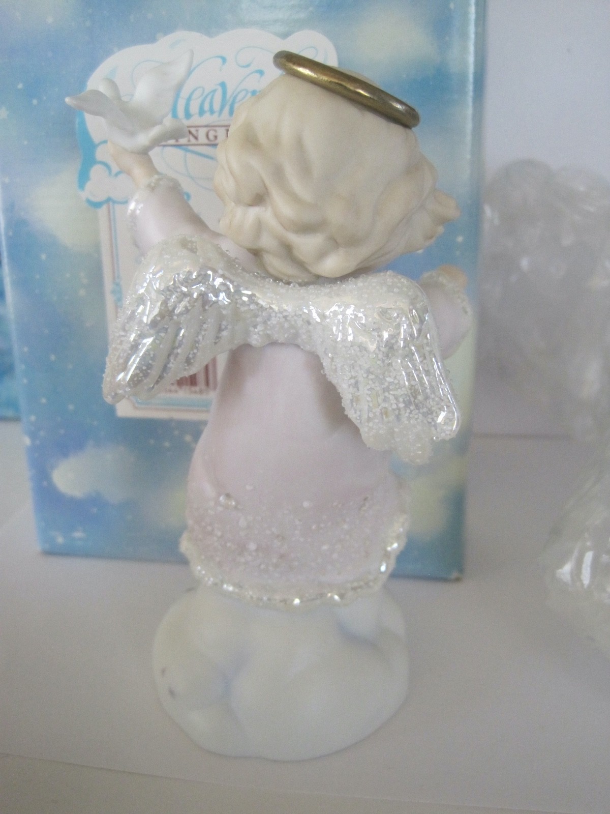 ENESCO HEAVENLY KINGDOM Shimmer Stone Angel W/ Bird Approx. 6″ 1994